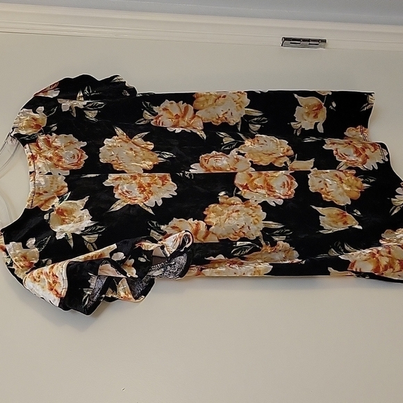 A.N.A. Black Floral Velour Butterfly Sleeve Scoop Neck Fairycore Blouse - Picture 6 of 8